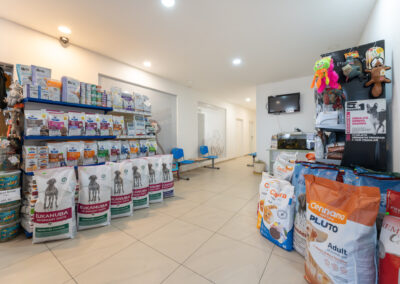 Prodejna krmiv a potřeb pro mazlíčky.